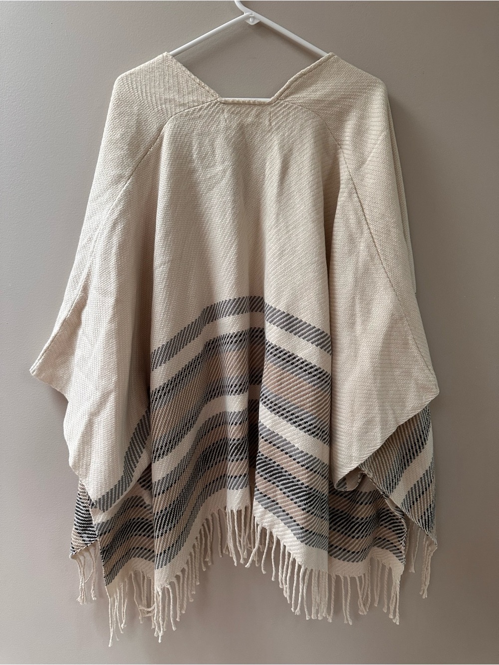 Abercrombie and Fitch Ivory Fringe Sweater Poncho